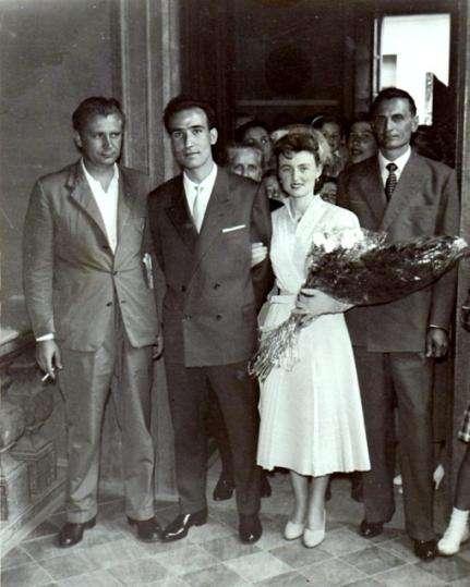 al valor partigiano Gardone VT, 21 agosto 1954. La cerimonia di sposalizio tra Popi Sabatti e Maria Curti è conclusa.