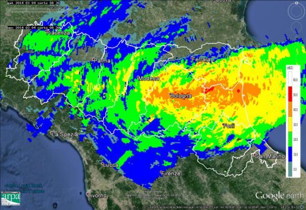 sinistra), alle 08:30 UTC (in alto a destra),