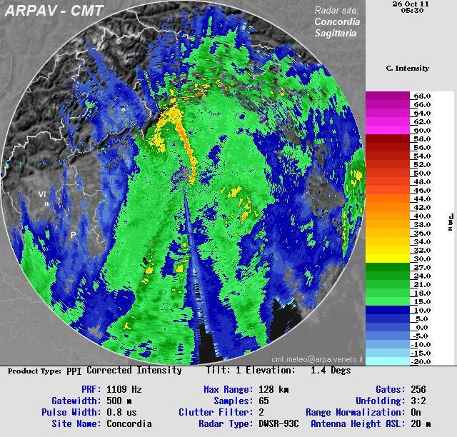 3, ad esempio, viene registrato un momento di forte intensità delle precipitazioni su Prealpi centroorientali e alto Trevigiano. La seconda immagine di Fig.