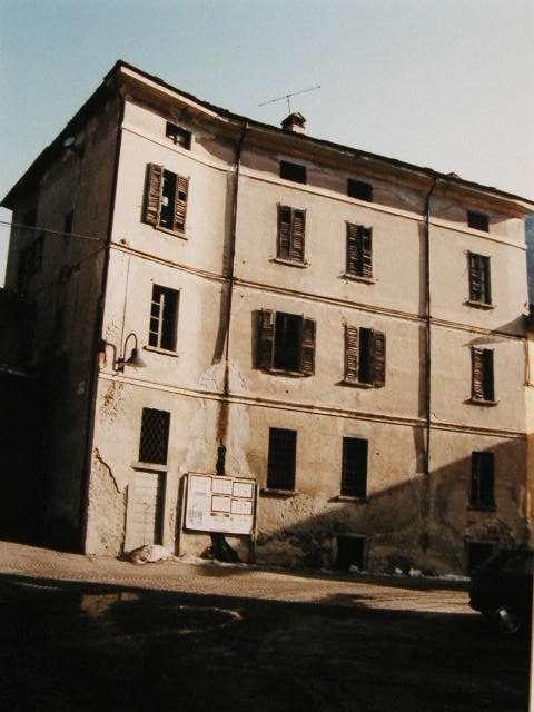 N scheda 370 Isolato 12 Foglio 35 Indirizzo: COOPERATIVA ORTOFRUTTICOLA ALTA VALTELLINA S.C.R.L., SOCIETA` COOPERATIVA LATTERIA CENTRALEDI TIRANO S.R.L. CON SEDE IN TIRANO Via S.