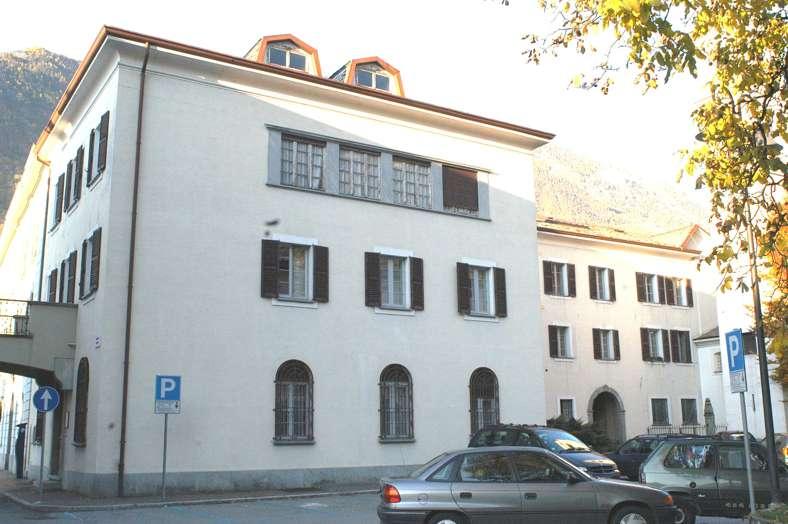 490/99 Palazzo Marinoni è ora la sede del municipio di Tirano e fino al XVII secolo convento degli Agsotiniani.