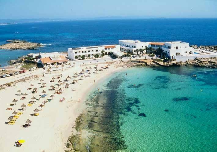 CALA SAONA ESPALMADOR PARTE 2 FORMENTERA Platja de Ses Illetes e Espalmador A nord di Formentera si raggiungono in breve tempo Platja de Ses Illetes ed Espalmador, una suggestiva lingua di