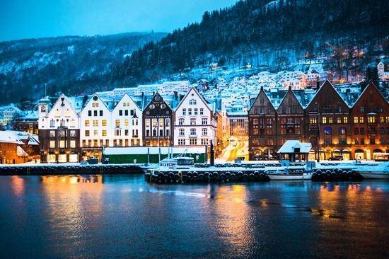 Per i norvegesi Bergen è una grande città, ma con il fascino e l'atmosfera di un piccolo borgo.