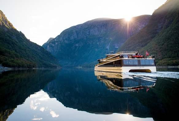 Flaam Flaam è un piccolo villaggio che conta circa 380 abitanti. È una parte del comune di Aurland, una regione che circa 1.700 norvegesi chiamano casa.