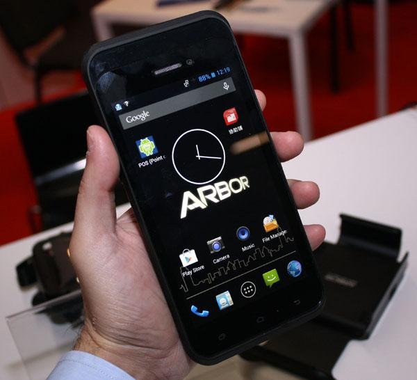 L'Arbor 720 SoC con Sulla memorie due. GPS,, Android completano Lo barre una desktop wireless.
