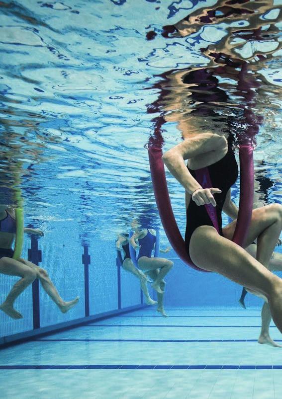 ACQUAFITNESS [45 min] Attività in acqua alta che sfrutta un movimento acquatico in sospensione, in sicurezza per le articolazioni. Allenamento cardiovascolare e di tonificazione.