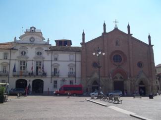 Civico e la Chiesa di San