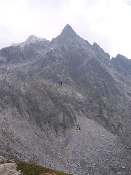 (A) Il diedro di attacco delle vie 'Meuli' e