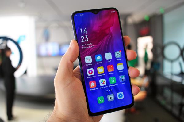 Dopo aver lanciato Oppo Reno, Reno 10x Zoom (che sarà disponibile in Italia tra qualche giorno) e Reno 5G, l'azienda cinese ha annunciato un nuovo modello che prende il nome di Oppo Reno Z.