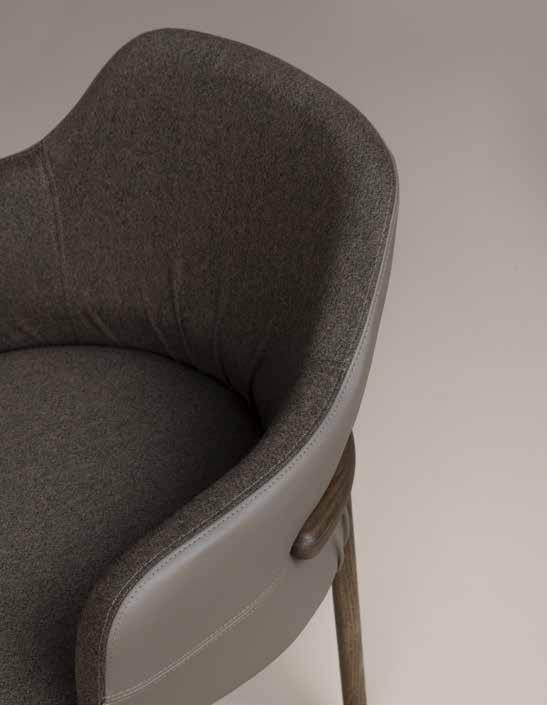 24 25 A welcoming shape An intimate and enveloping backrest, with slight casual