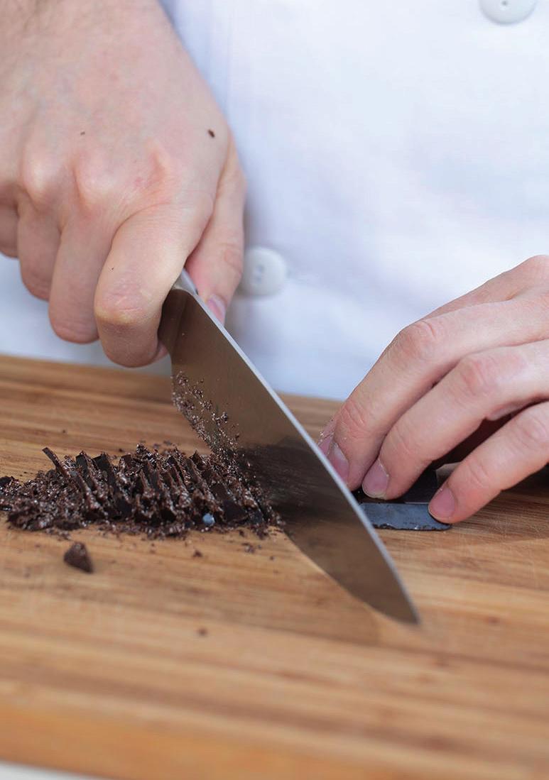 microwave (max 500 W). BAIN-MARIE: heat a little water in a saucepan, making sure it never boils, and rest a bowl containing the chopped chocolate above the water.