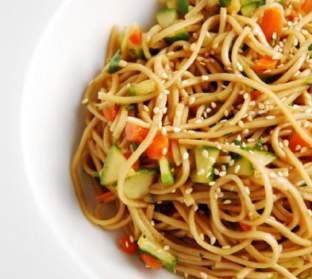 (spaghetti udon con