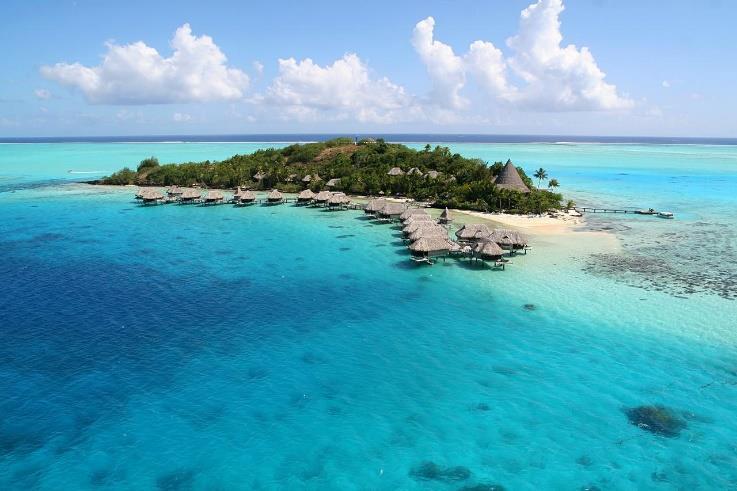 Dopo altri tre giorni entusiasmanti alla scoperta della Polinesia per non farci mancare nulla abbiamo deciso che faremo anche un salto a Bora Bora Nel pomeriggio trasferimento in aeroporto.