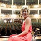 GLI ARTISTI Barbara Pizzetti Ha iniziato la propria formazione artistica nel 1995, seguendo gli itinerari teatrali istituiti del Centro Universitario Teatrale La Stanza di Brescia e frequentando