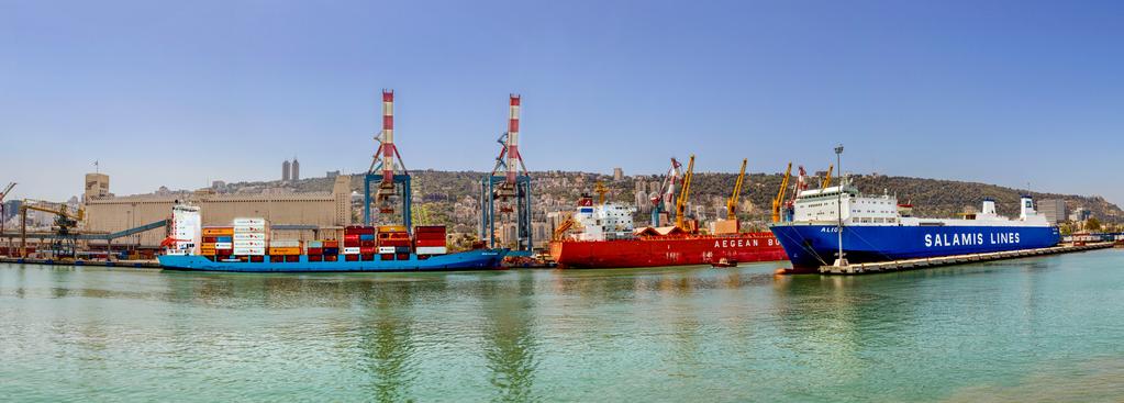 Apposita attrezzatura scarica le granaglie dalle navi e la trasporta nei silos. Il porto del Kishon Il porto del Kishon si stende a oriente del porto principale, attorno alla foce del torrente Kishon.