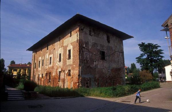 Casa padronale rurale Via Carducci 10 Rozzano (MI) Link risorsa: http://www.lombardiabeniculturali.