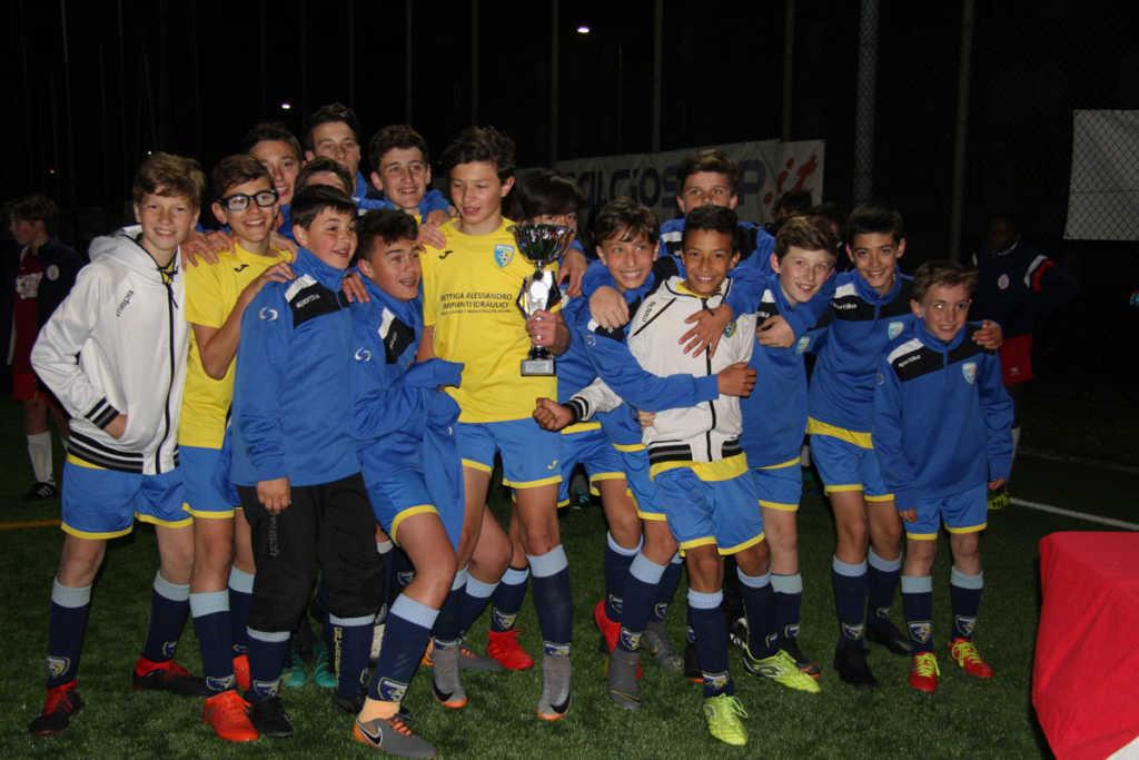 Rovinata (foto) 1 Sette categorie partecipanti per un totale di 56 squadre scese in campo LECCO Si è concluso nello scorso weekend il tradizionale torneo di calcio giovanile organizzato dalla Pol.