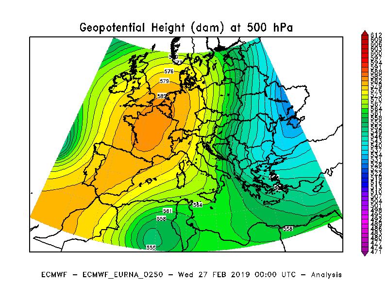 Figura 11 - Altezza di geopotenziale (isolinee) a 500 hpa alle ore 00 UTC del 27 febbraio 2019.