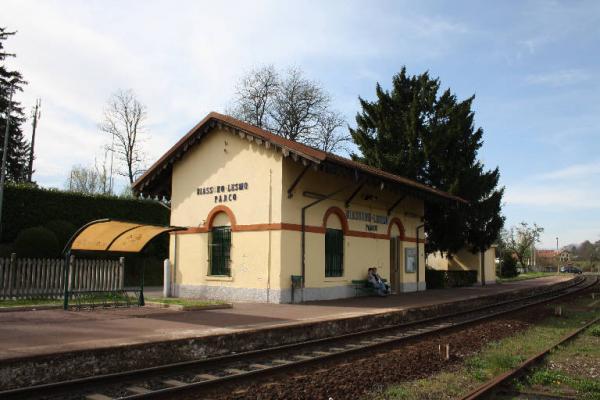 Stazione ferroviaria Biassono-Lesmo Parco Biassono (MB) Link risorsa: http://www.lombardiabeniculturali.