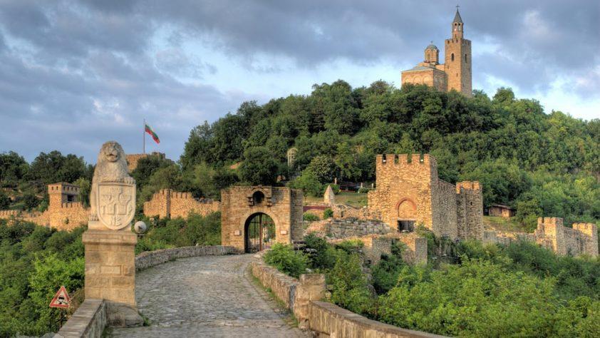 26 SETTEMBRE 2019 06 GIORNO VELIKO TARNOVO (escursione ad Arbanassi) Prima colazione. Mattino, visita della citta con la Fortezza di Tzarevtz, la Chiesa di S.