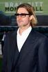 SHOPPING. Brad Pitt indossa occhiali da vista Dolce & Gabbana DG optical